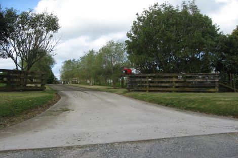 Photo of property in 147 Station Road, Kumeu, 0891