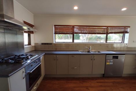 Photo of property in 10 Emory Drive, Conifer Grove, Takanini, 2112