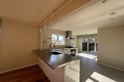 Photo of property in 1/9 Corrella Road, Belmont, Auckland, 0622