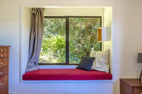 Photo of property in 32 Ocean Road, Surfdale, Waiheke Island, 1081