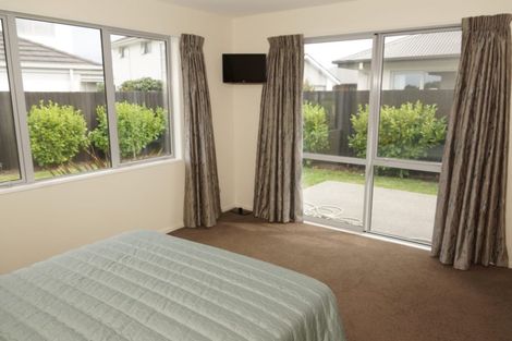 Photo of property in 5y Somerville Crescent, Aidanfield, Christchurch, 8025