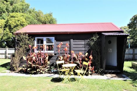 Photo of property in 23 Ormond Street, Woodville, 4920