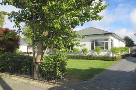 Photo of property in 15 Woodville Street, Edgeware, Christchurch, 8013