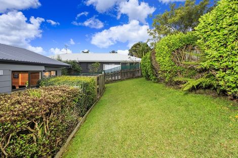 Photo of property in 2/41 Browns Bay Road, Browns Bay, Auckland, 0630