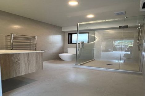 Photo of property in 11 Felicity Place, Unsworth Heights, Auckland, 0632