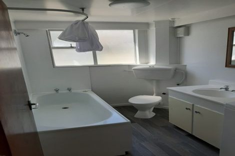 Photo of property in 5 Hawker Street, Mount Victoria, Wellington, 6011