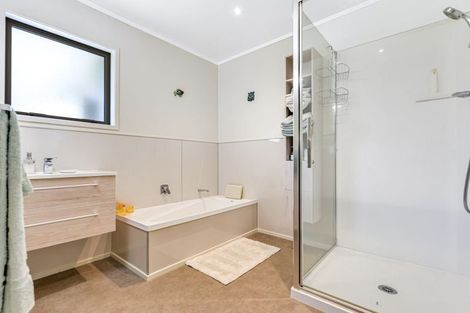 Photo of property in 21 Burn-murdoch Street, St Andrews, Hamilton, 3200