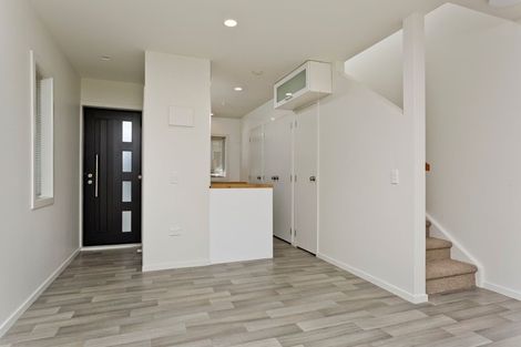 Photo of property in 5/4 John Jennings Drive, Oteha, Auckland, 0632