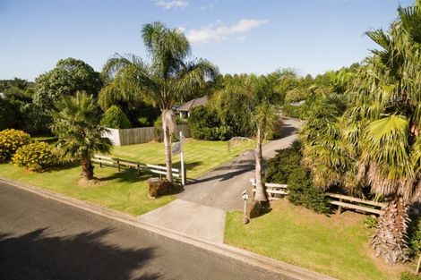 Photo of property in 2 Cochrane Drive, Kerikeri, 0230
