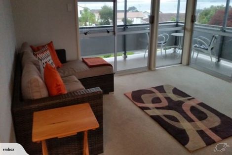 Photo of property in 20 Ngatira Place, Snells Beach, 0920