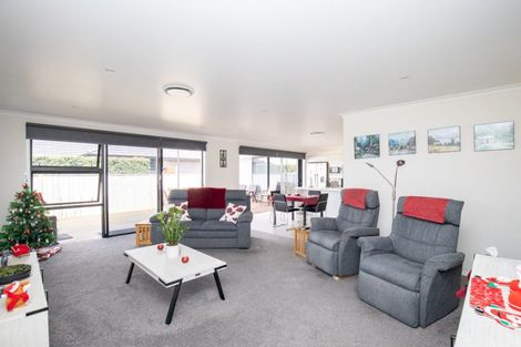 Photo of property in 7 Costello Drive, Ngatea, 3503