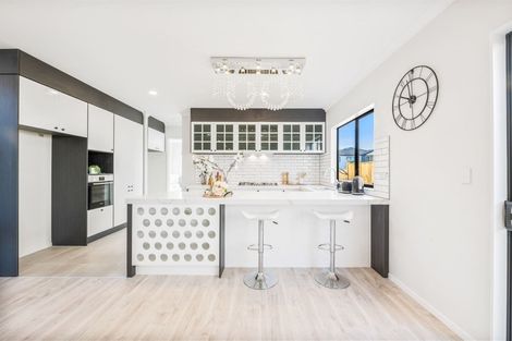 Photo of property in 70 Ksenia Drive, Flat Bush, Auckland, 2019