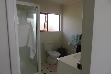 Photo of property in 27 Amesbury Drive, Churton Park, Wellington, 6037