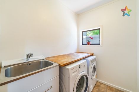 Photo of property in 4 Protea Street, Maungaraki, Lower Hutt, 5010