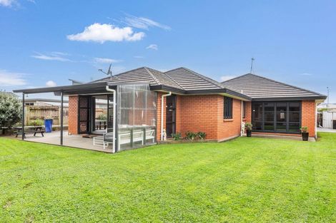 Photo of property in 15 Trump Place, Kelvin Grove, Palmerston North, 4414