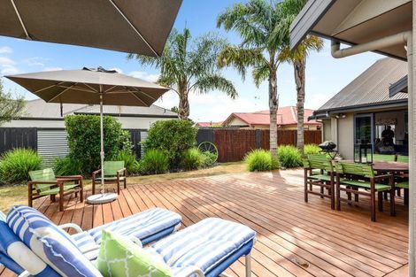 Photo of property in 4 Harrogate Place, Grandview Heights, Hamilton, 3200