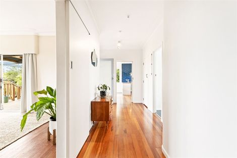 Photo of property in 10 Murray Road, Te Atatu Peninsula, Auckland, 0610