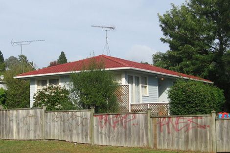 Photo of property in 20 Castleford Street, Green Bay, Auckland, 0604