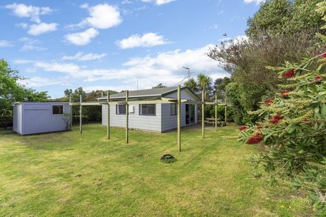 Photo of property in 8 Sand Dune Grove, Waikawa Beach, Manakau, 5573