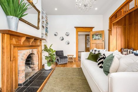 Photo of property in 13 Talavera Terrace, Kelburn, Wellington, 6012