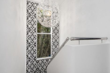 Photo of property in 19 Alberta Road, Glen Avon, New Plymouth, 4312