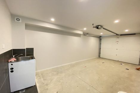 Photo of property in 1b Westall Road, New Lynn, Auckland, 0600