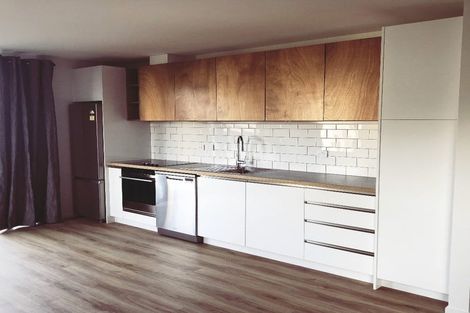 Photo of property in 5b Salmont Place, Kelburn, Wellington, 6012