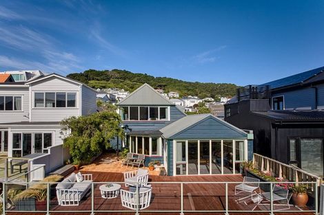 Photo of property in 63 Roxburgh Street, Mount Victoria, Wellington, 6011