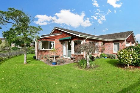 Photo of property in 15 The Grove, Red Beach, 0932