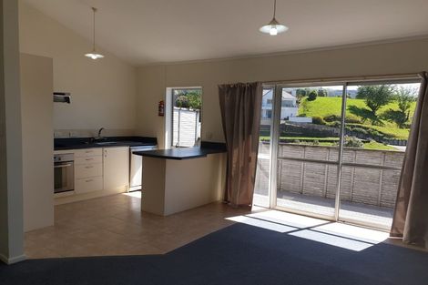 Photo of property in 126 Redwood Avenue, Tawa, Wellington, 5028