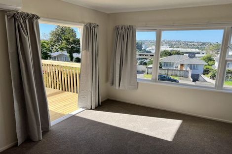 Photo of property in 48 Bruce Road, Glenfield, Auckland, 0629