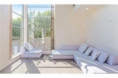 Photo of property in 33 Fingal Way, Gulf Harbour, Whangaparaoa, 0930