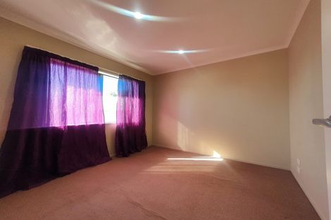 Photo of property in 15 Titch Place, Glen Eden, Auckland, 0602