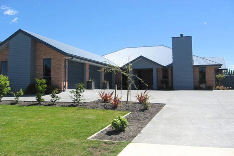 Photo of property in 30 Glen Oaks Drive, Northwood, Christchurch, 8051