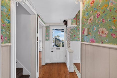 Photo of property in 42 Cameron Road, Bluff Hill, Napier, 4110