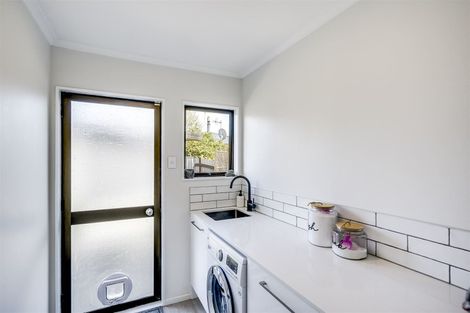 Photo of property in 14 Lamason Street, Greenmeadows, Napier, 4112