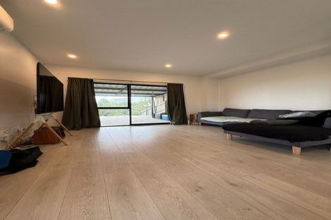 Photo of property in 31b Crestview Rise, Papakura, 2110