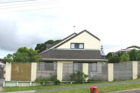 Photo of property in 2/10 East Coast Road, Milford, Auckland, 0620