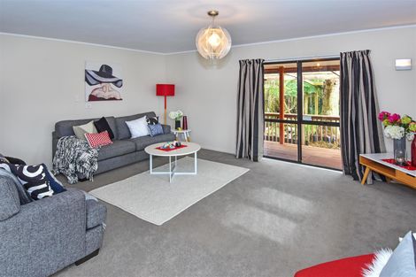 Photo of property in 7 Bill Phillip Place, Clendon Park, Auckland, 2103