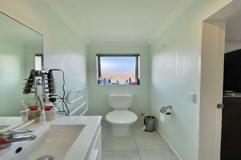 Photo of property in 17 Phar Lap Grove, Trentham, Upper Hutt, 5018