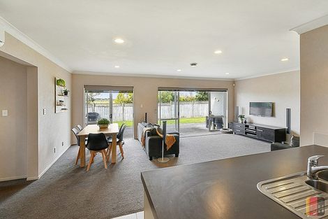 Photo of property in 50 Stranraer Crescent, Wattle Downs, Auckland, 2103