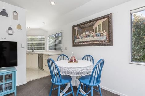 Photo of property in 6/12 Wernham Place, Northcote, Auckland, 0626