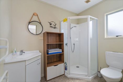 Photo of property in 26 Wells Place, Whitianga, 3510