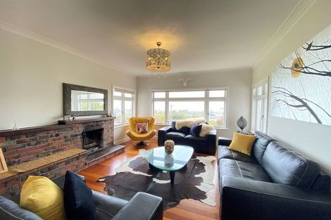 Photo of property in 12a Beach Road, Mellons Bay, Auckland, 2014