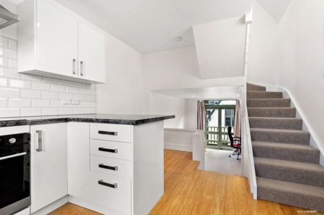 Photo of property in 2/168 Tinakori Road, Thorndon, Wellington, 6011