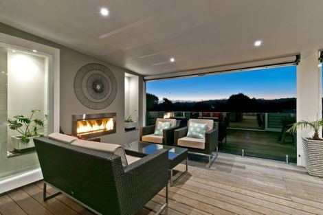 Photo of property in 9 Outlook Road, Greenhithe, Auckland, 0632