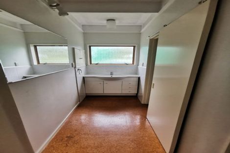 Photo of property in 13 Malters Place, Browns Bay, Auckland, 0630