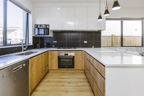 Photo of property in 104 Bellbird Street, Papakura, 2110