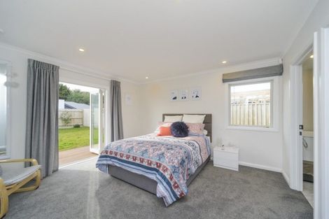 Photo of property in 28 Serenity Crescent, Kelvin Grove, Palmerston North, 4414
