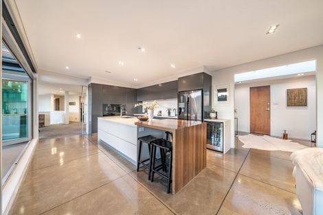 Photo of property in 32 Roys Road, Plimmerton, Porirua, 5026